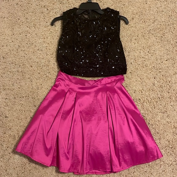 Two piece semi formal - Picture 2 of 7